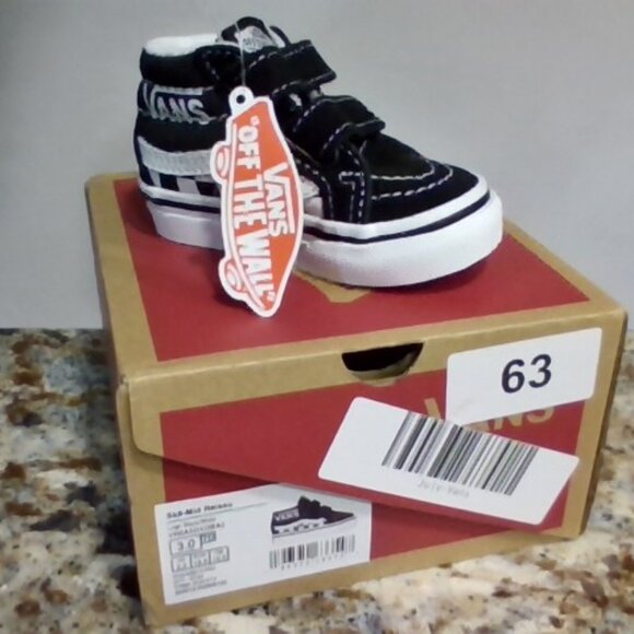 VANS - Picture 1 of 2